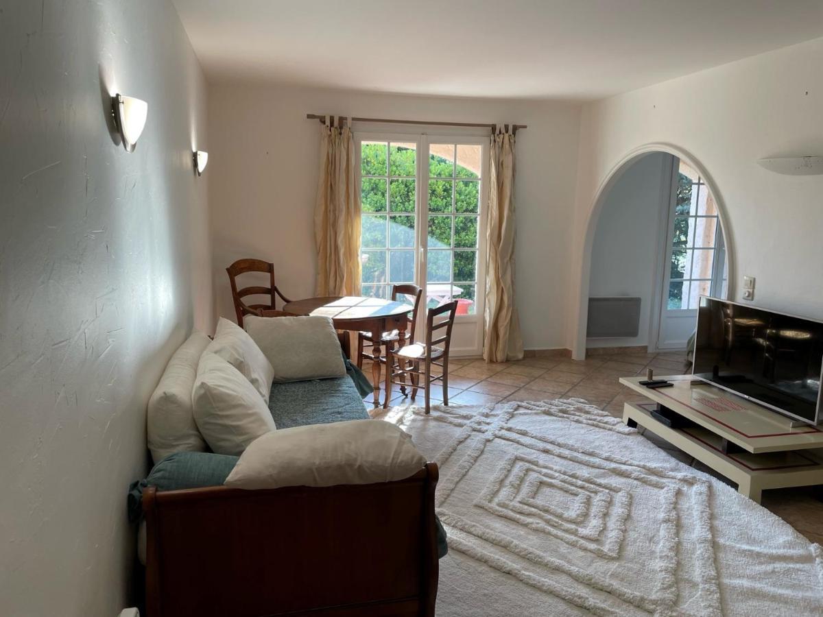 Domaine Des Tuilieres Avec Jacuzzi Apartment Vallauris Bagian luar foto